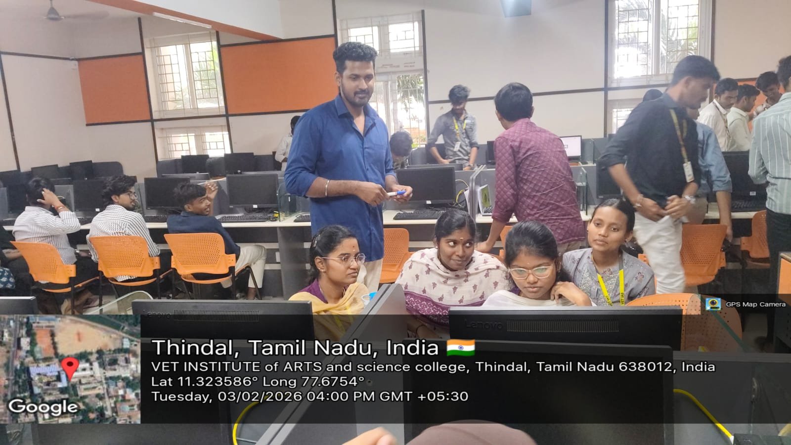 Digital Findr digital marketing training session with students