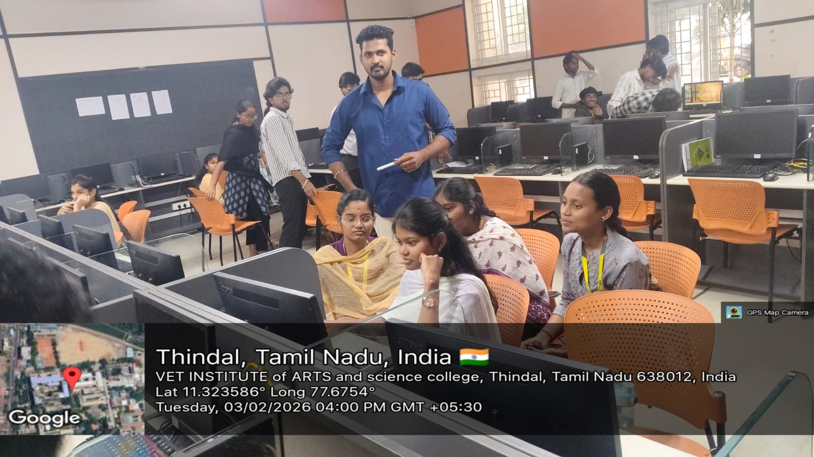 Digital Findr digital marketing training session with students