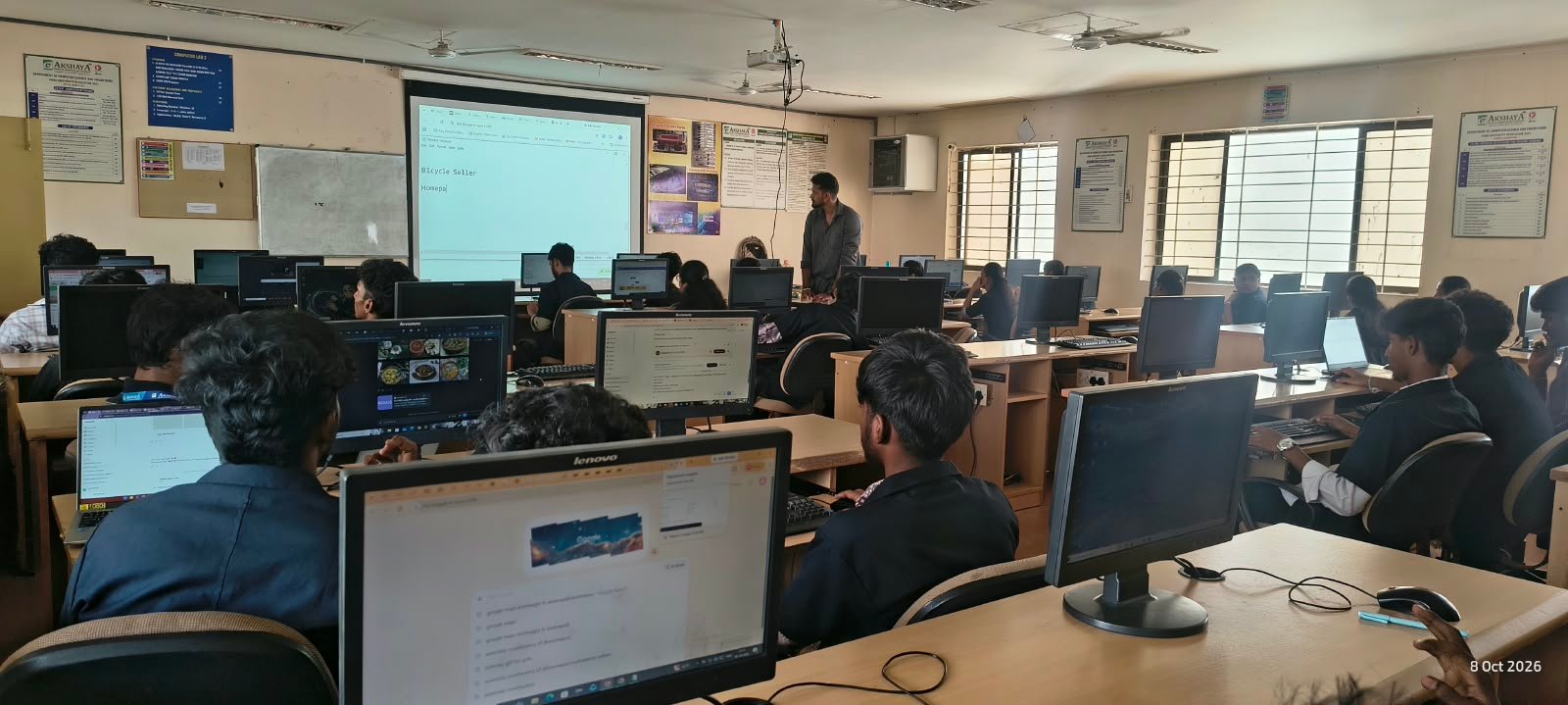 Digital Findr digital marketing training session with students
